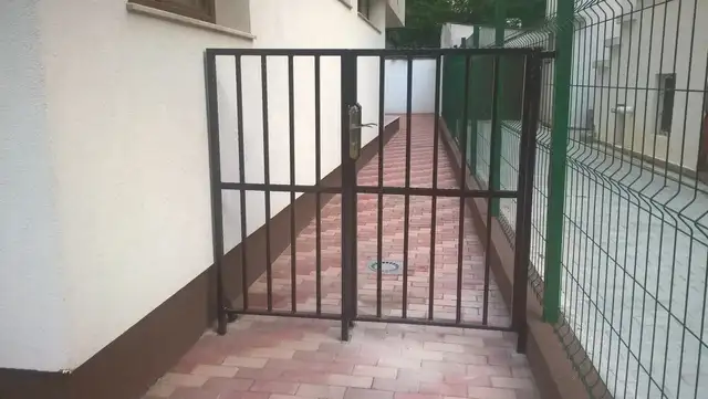 Porți 27