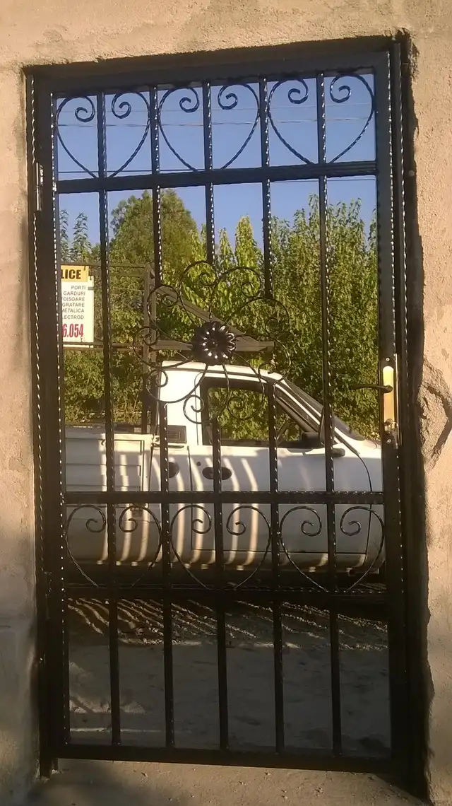 Porți 13