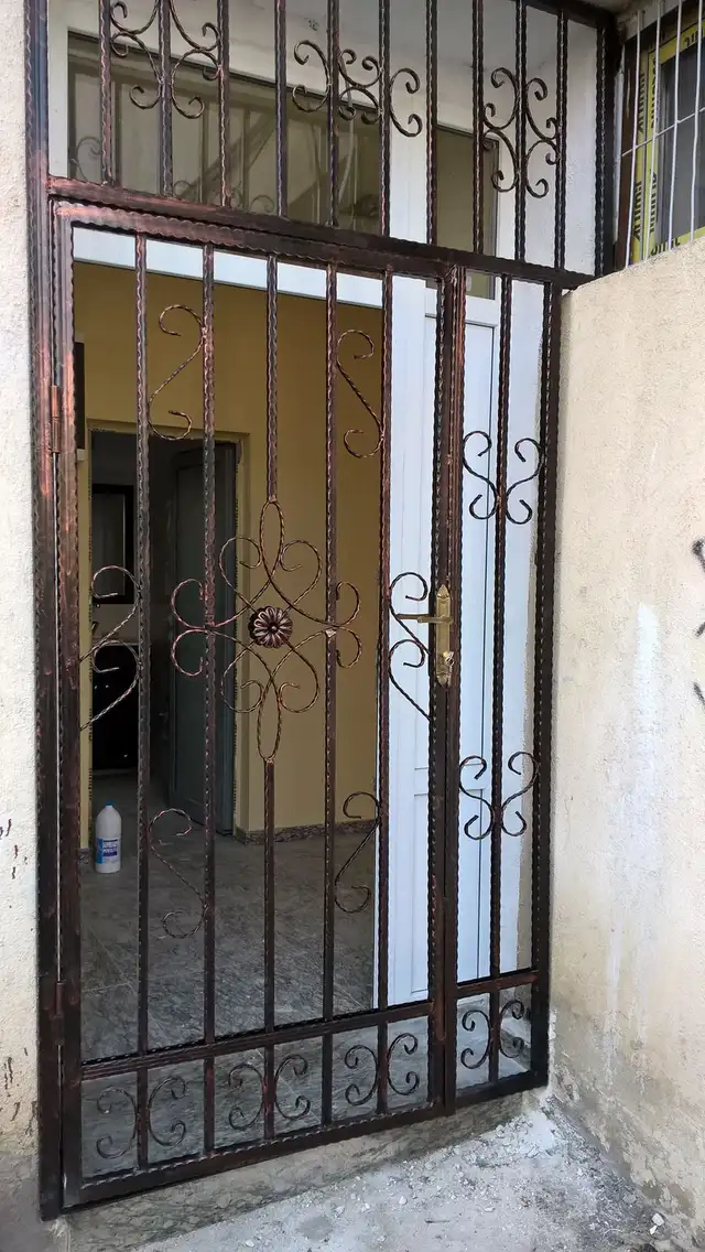 Porți 23