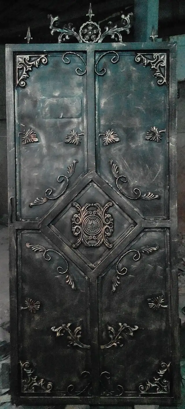 Porți 10