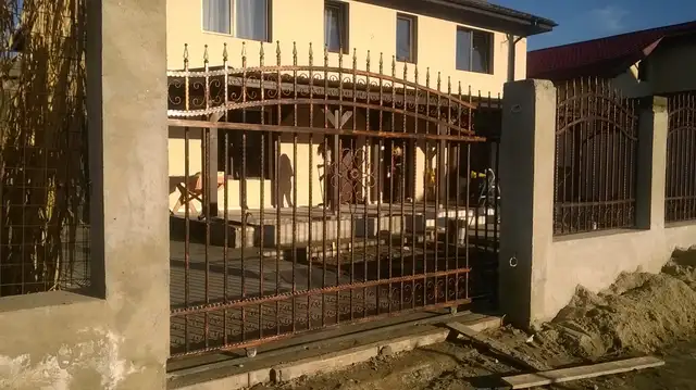 Porți 3