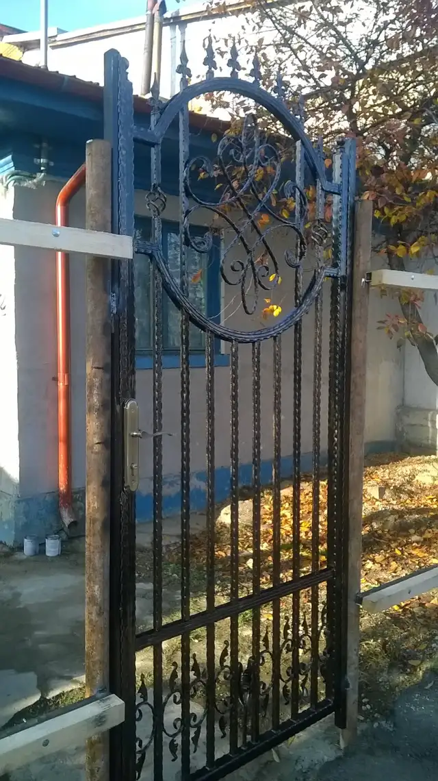 Porți 17