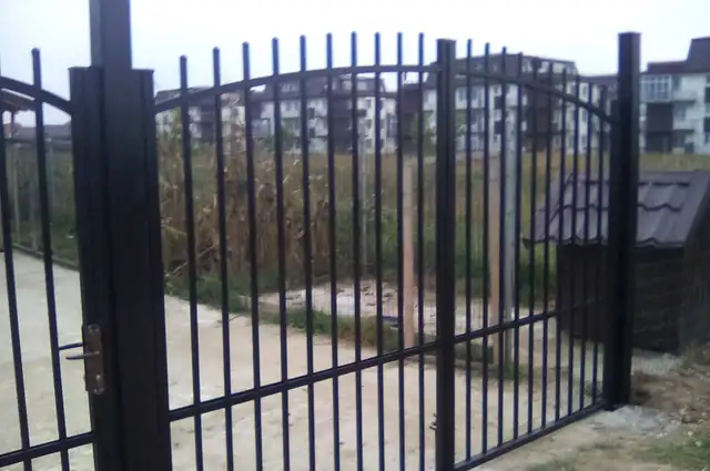 Porți 33